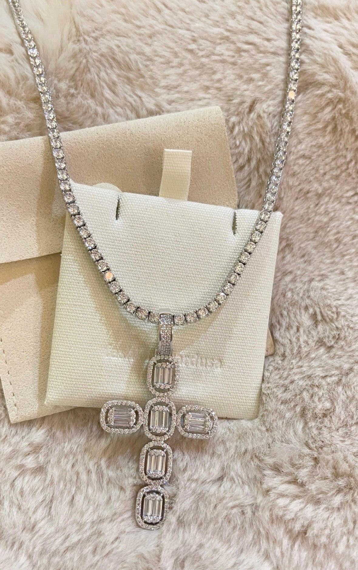 AURA TENNIS ICE CROSS NECKLACE