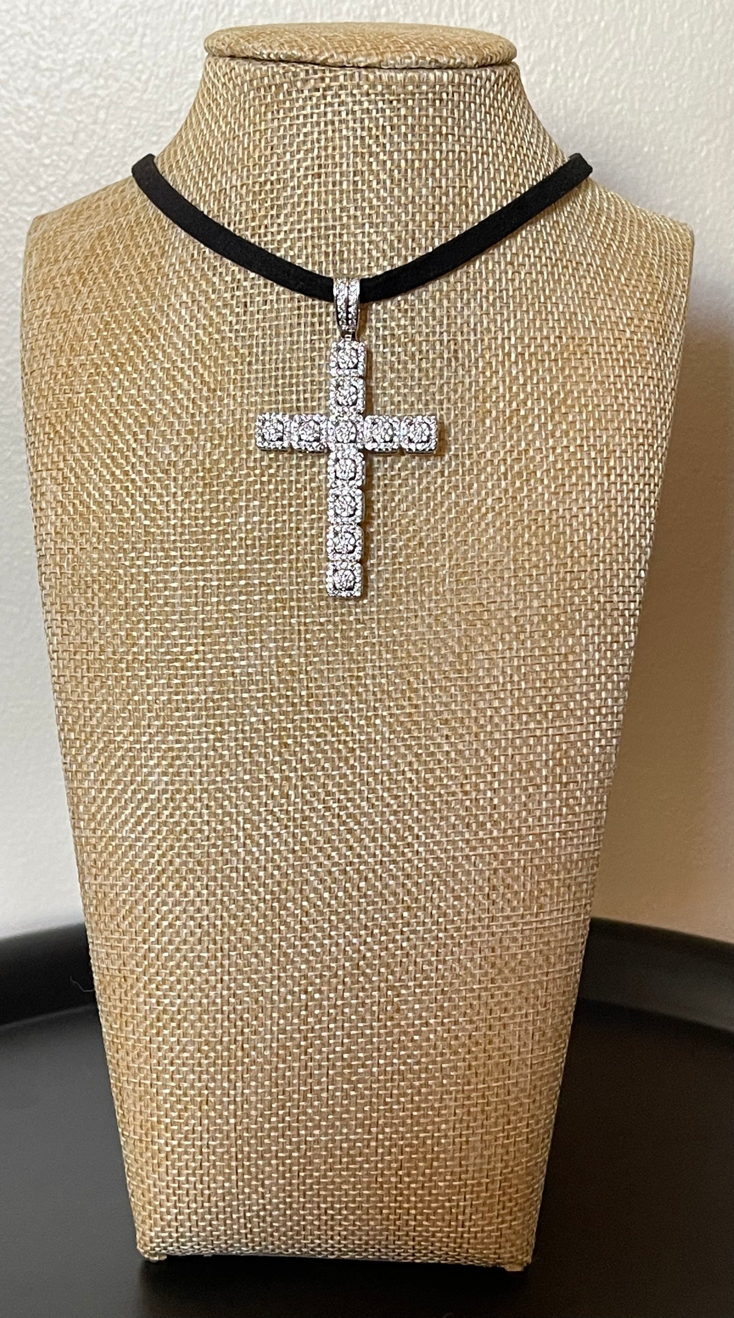 DHALIA CHOKER NECKLACE