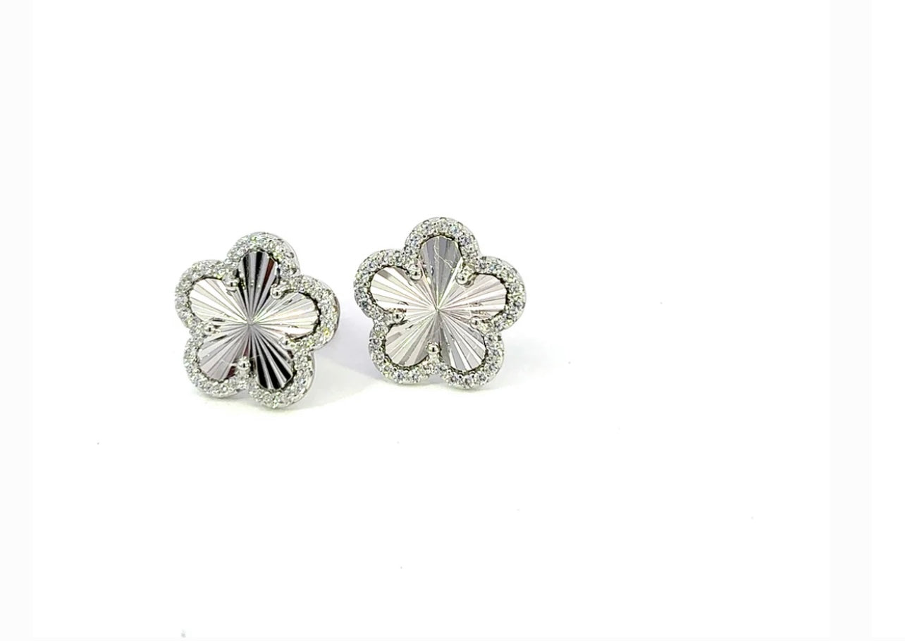 SILVER CLEF EARRING