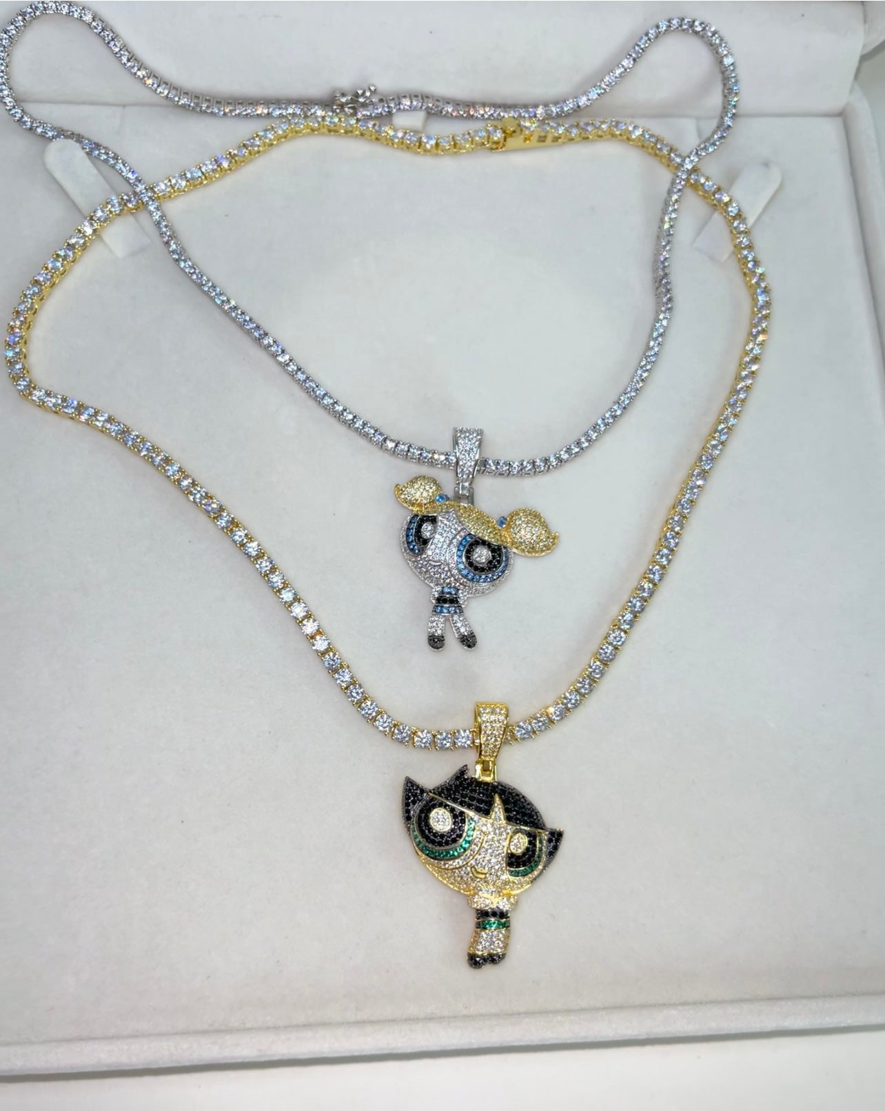 CHICAS SÚPER PODEROSAS TENNIS ICE NECKLACE