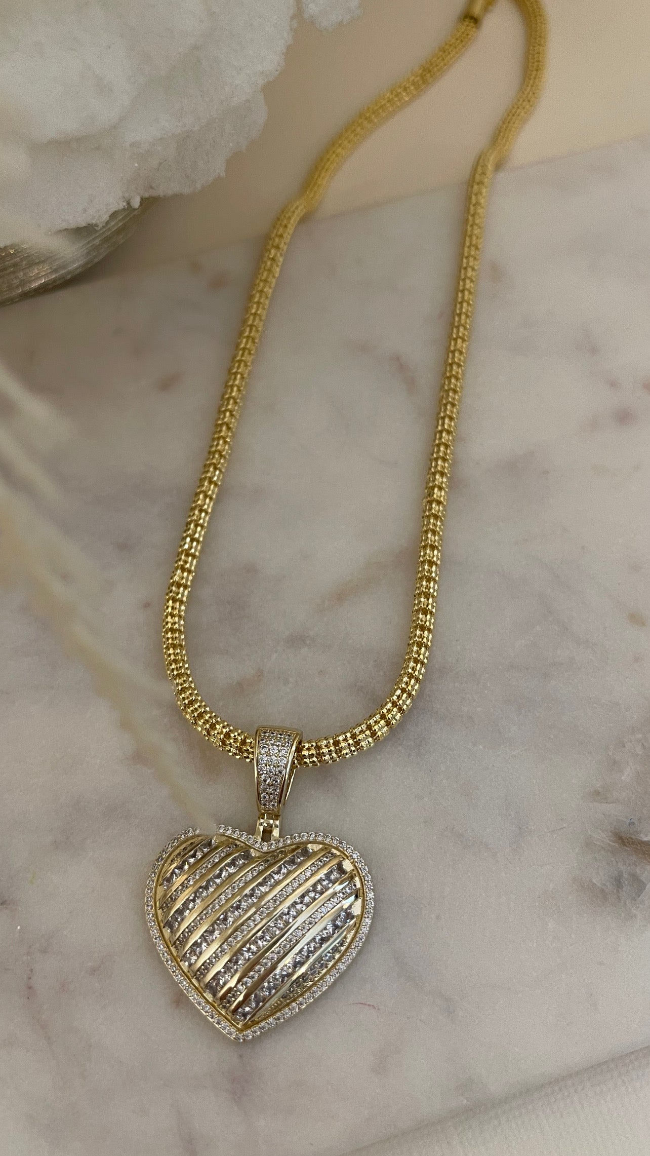 BREDA HEART NECKLACE