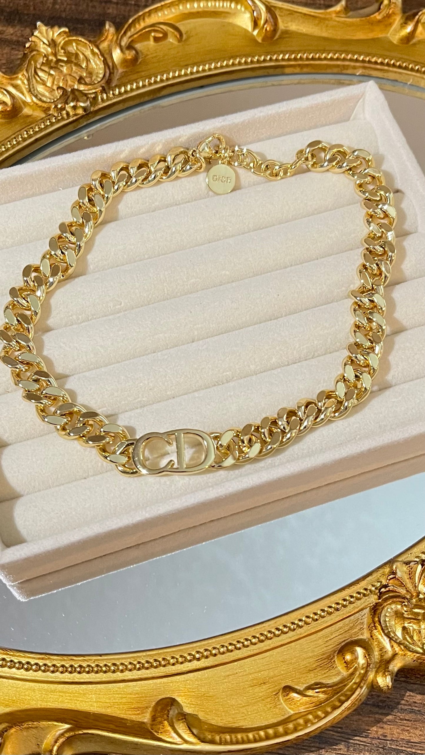 CRISTAL GOLD NECKLACE