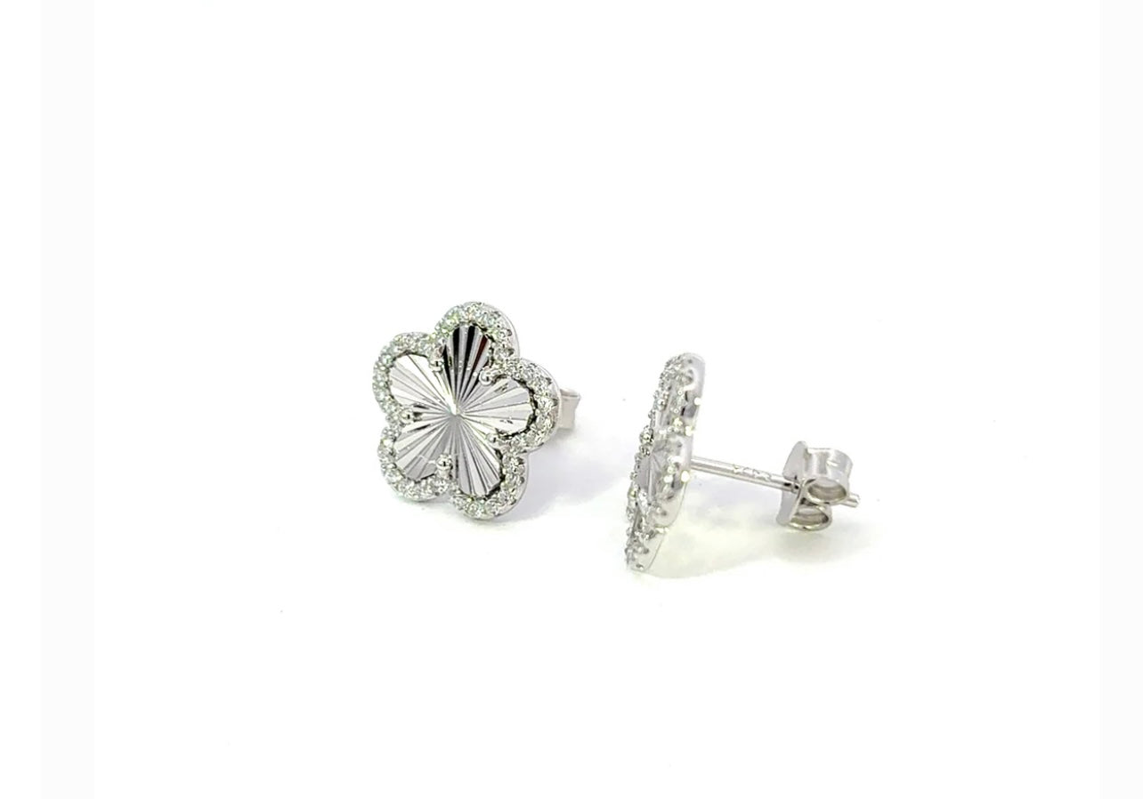 SILVER CLEF EARRING