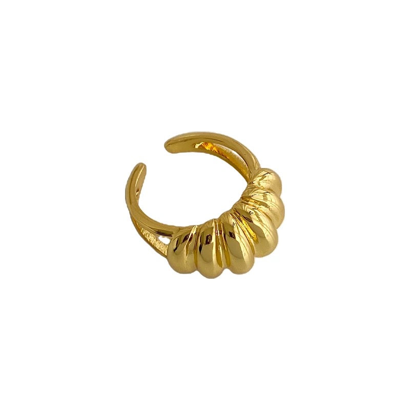 CROISSANT RING