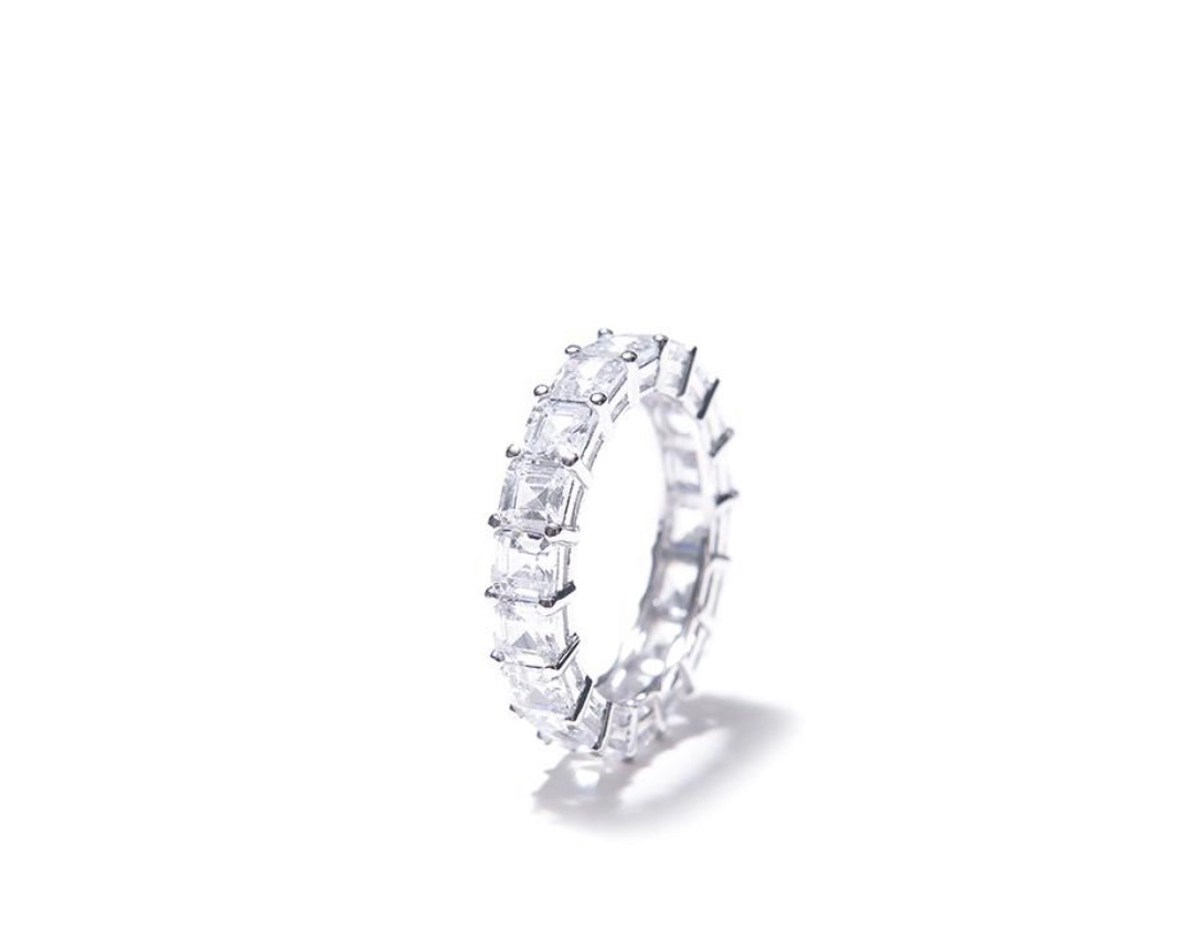 KLOY ETERNITY BAND RING