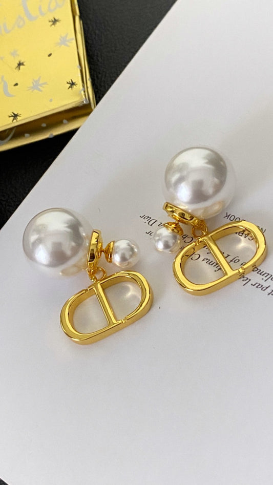 PEARLS EARRINGS LOVE