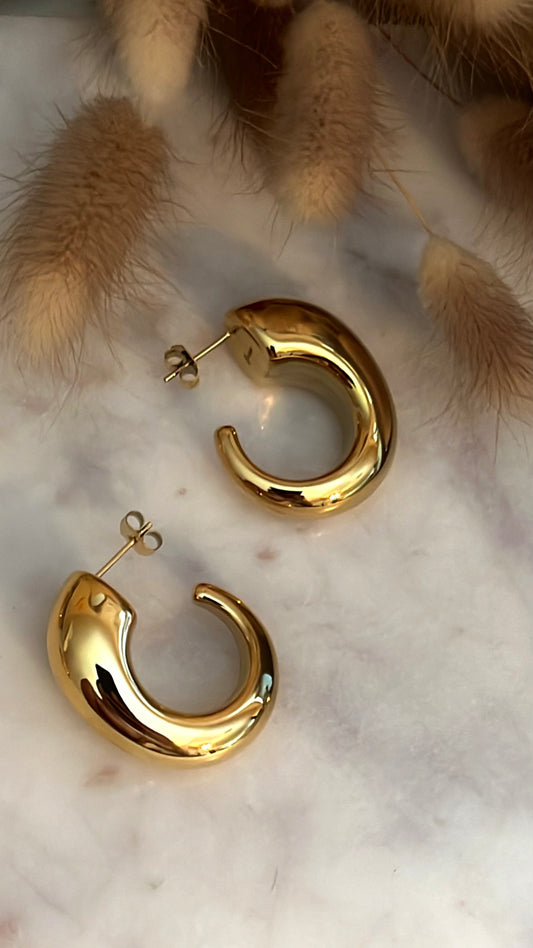 VENUS GOLD HOOP
