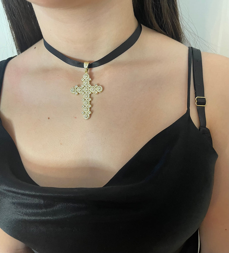 KIMI GOLD CROSS NECKLACE