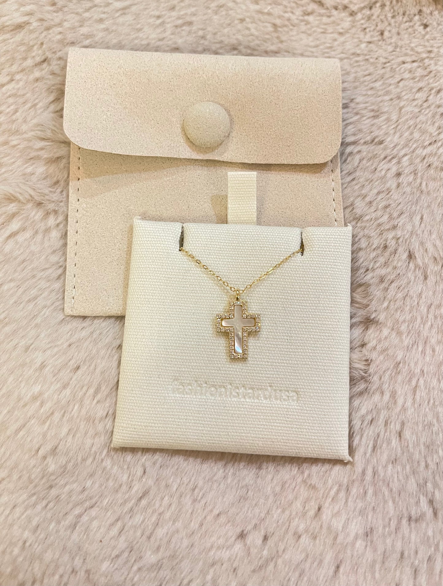 MAITE CROSS NECKLACE