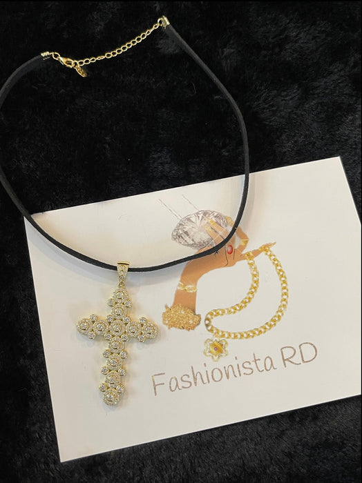 KIMI GOLD CROSS NECKLACE