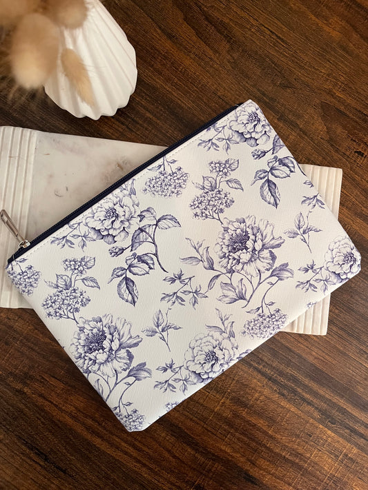 POUCH