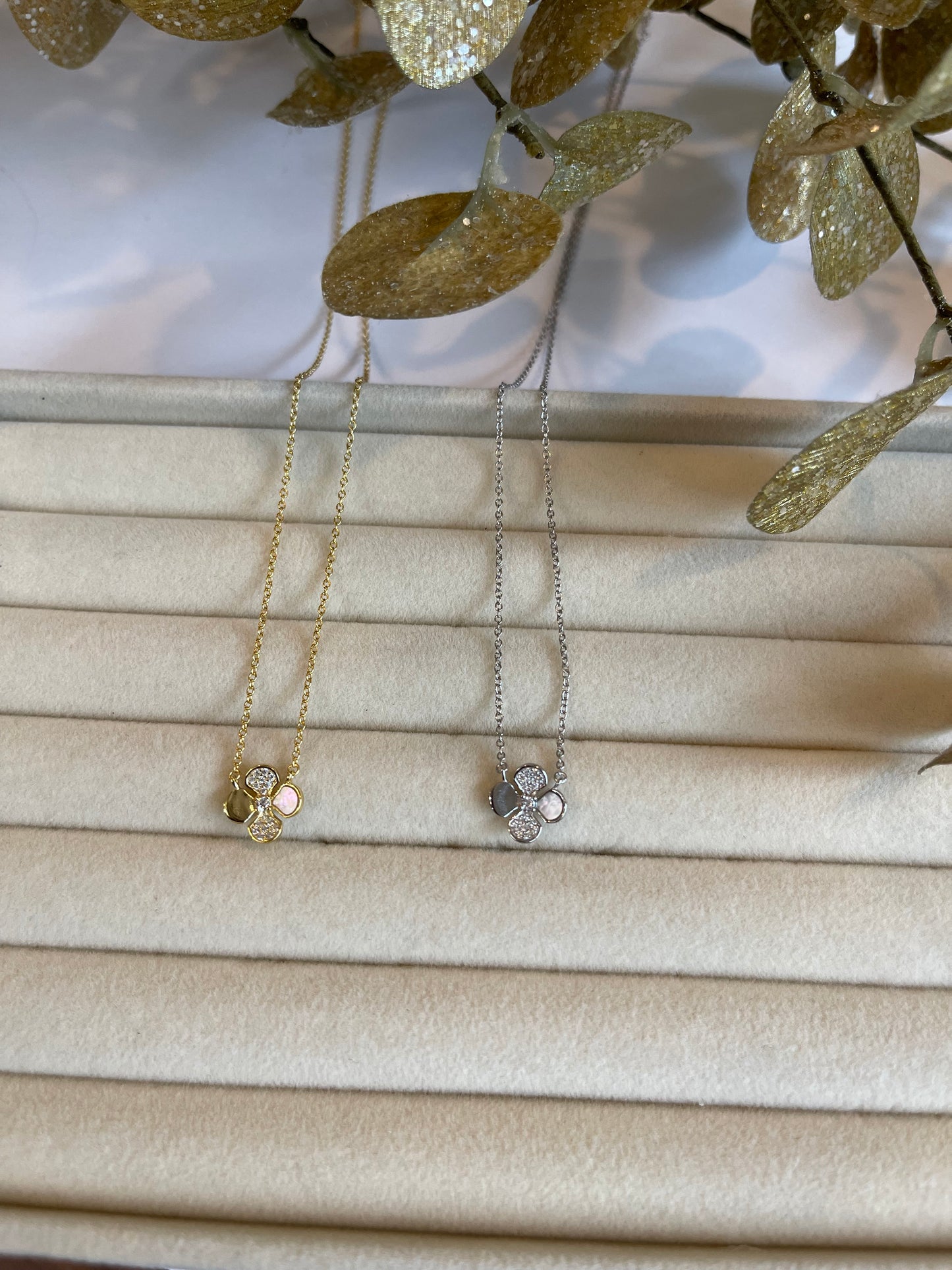 FANNY NECKLACE