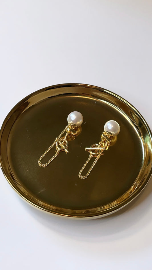LARIZA PEARLS EARRINGS