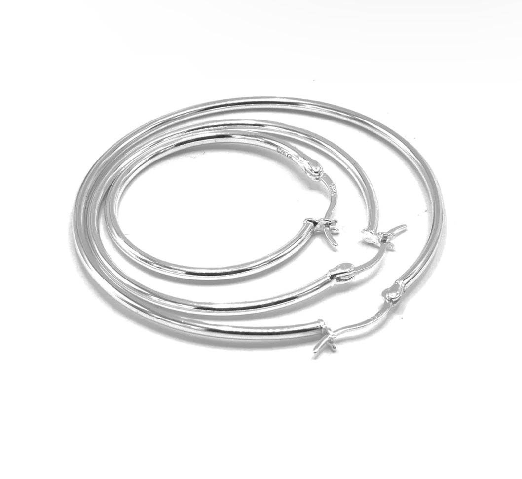 CLASSIC SILVER HOOPS