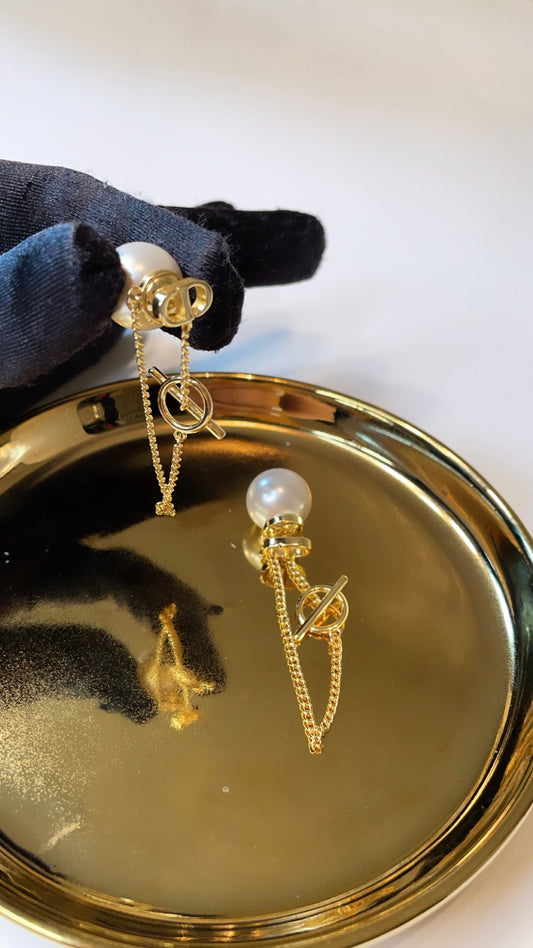 LARIZA PEARLS EARRINGS